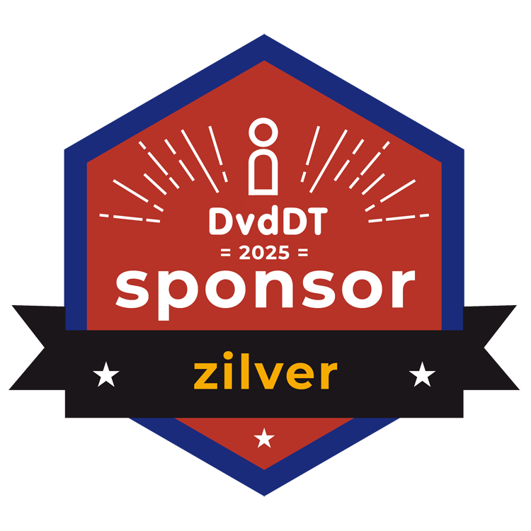 Zilver Sponsor logo bestaande uit een zeshoek: blauwe rand, binnenin rood. Witte streepjes aan weerszijden van het logo van Dag van de Digitale Toegankelijkheid en eronder het jaartal en het woord sponsor. In de banner het woord Zilver.